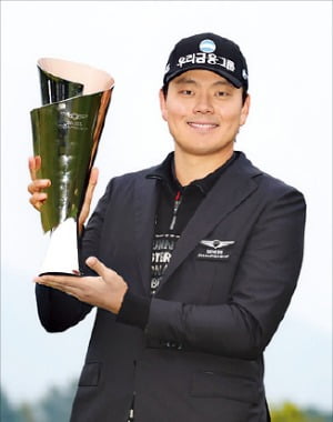 이정환, 막판 '폭풍버디쇼'…제네시스 챔피언십 대역전승