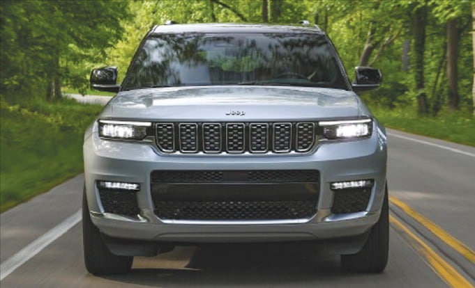 '밀리터리 DNA'와 1등석급 승차감·인테리어의 만남