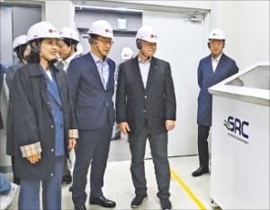 LG전자·SK엔무브, 글로벌 데이터센터 액침냉각 시장 공략