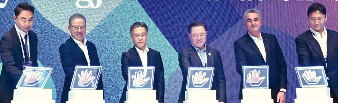 APEC 모인 유통기업들 "AI로 혁신모델 만들자"