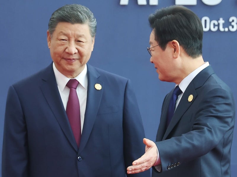 트럼프 보란 듯이…美 일방<b>주의</b> 겨냥한 <b>시진핑</b> [APEC 2025]