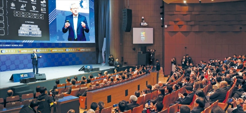 블랙록·오픈AI 이어 엔비디아 만난 李…'AI 3대 강국' 발판 마련