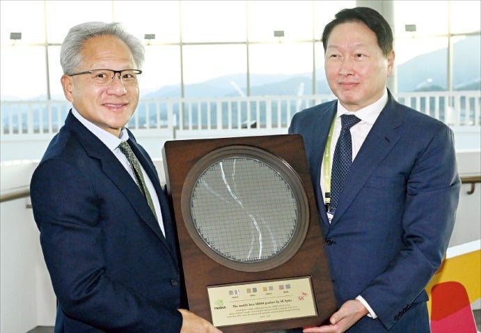 삼성·SK·엔비디아 'AI 팩토리' 짓는다…반도체 넘어 '로봇 깐부'로