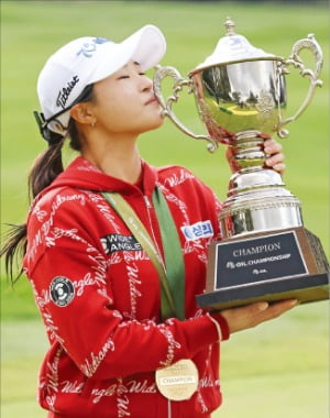 '제주의 딸' 고지원, 에쓰오일 챔피언십 우승…시즌 두 번째 정상