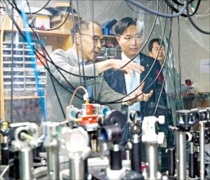 "AI 연산 한계, 양자컴퓨터가 극복할 것"