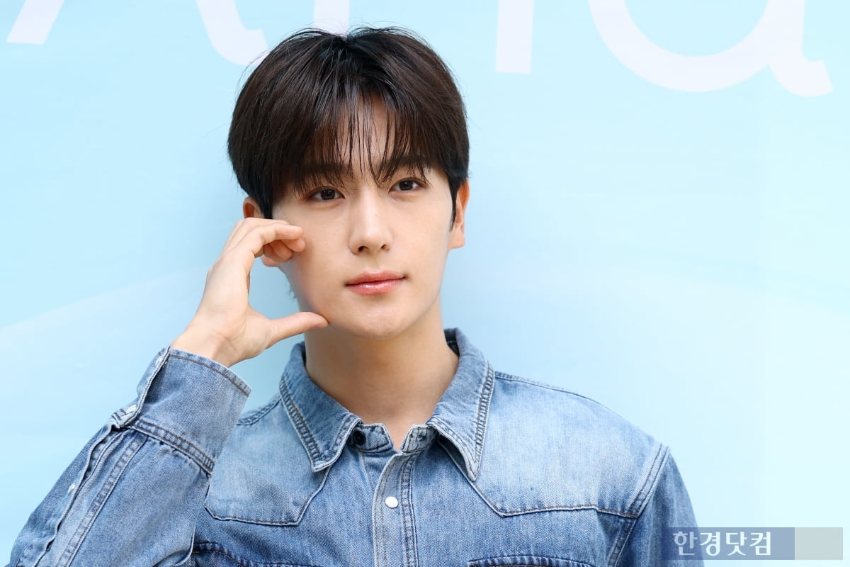 [포토] <b>더보이즈 현재</b>, '자체발광 빛나는 <b>비주얼</b>'