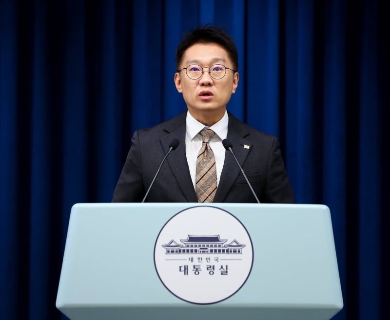 [속보] 李<b>대통령</b>, 중앙노동위원장 박수근·방사청장 이용철 임명