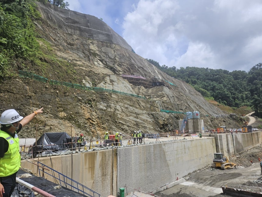 조한용 티나수력발전유한회사 단장(수자원공사 솔로몬SPC부장)이 지난 20일 남태평양 솔로몬제도의 수도 호니아라에서 약 20km 떨어진 산악지대(티나강 상류)에 위치한 티나댐 건설 