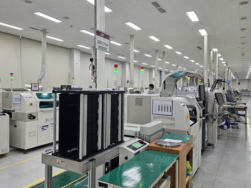 알에스오토메이션 라인. 셀 생산 방식이 적용됐다./사진=진영기 한경닷컴 기자