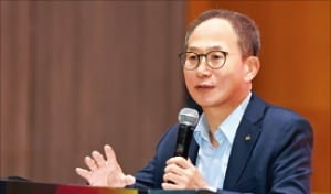 양종희 회장 "AI와 함께 미래 준비해야"