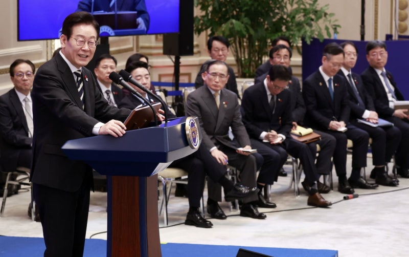 李 대통령 "<b>상속세</b>제, 불합리한 측면 있어…진지하게 <b>고민</b>해봐야"