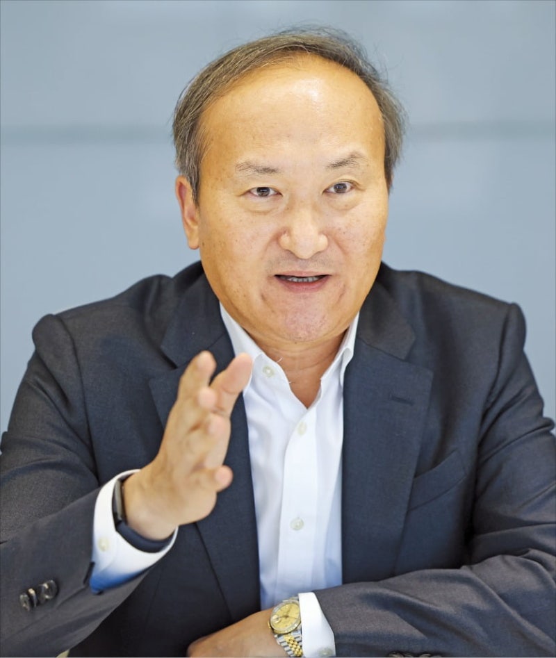 이석희 "형평성의 함정에 빠진 韓…연봉 200억 받는 엔지니어 키우자"