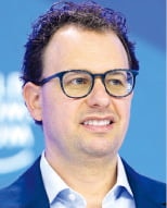 아모데이 앤스로픽 "AI기업, 욜로식 투자로 과도한 위험 감수"