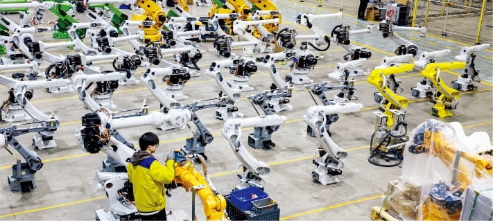 "美·中, AI 다음 전장은 로봇"…지원사격 나선 트럼프