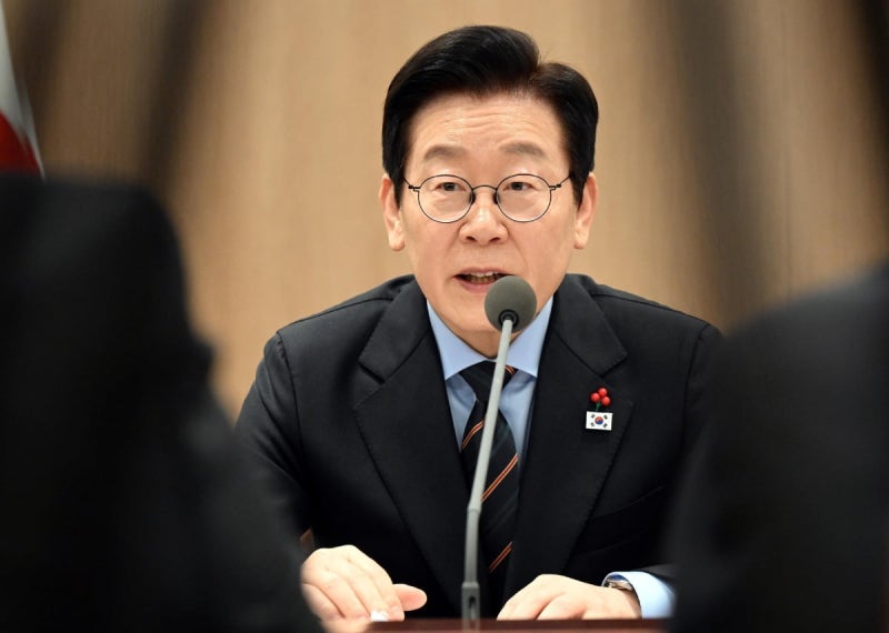 [속보] 李대통령, 정치권 <b>통일교</b> 연루 의혹에 "여야 관계없이 <b>엄정수사</b>...