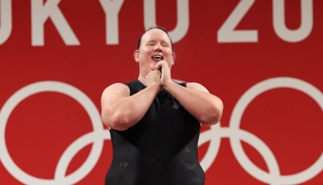 2020년 도쿄 올림픽에서 뉴질랜드 여성 역도대표팀 소속으로 출전한 로렐 허버드. 올림픽에 출전한 첫 트랜스젠더 선수로 8년 전 성전환 수술을 받기 전까지 남자 역도선수로 활동해 왔다. 사진=뉴스1