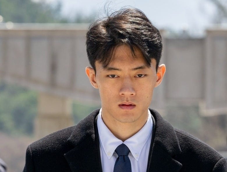 "父 불륜에 유학 비리까지"…'<b>전두환 손자</b>' <b>전우원</b>, 깜짝 근황