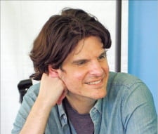 [이 아침의 연출가] 새로 쓴 뮤지컬 문법 브로드웨이를 홀리다