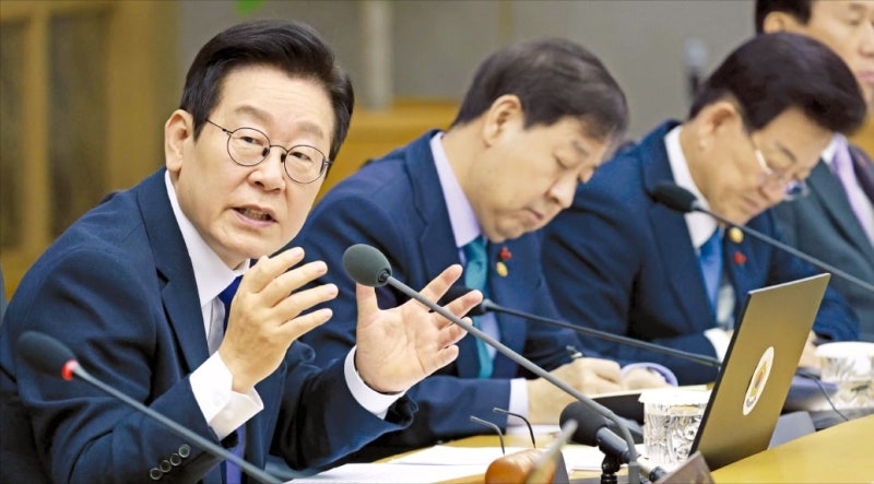 李 대통령 "한전 빚내지 말고 국민펀드로 송전망 확충"