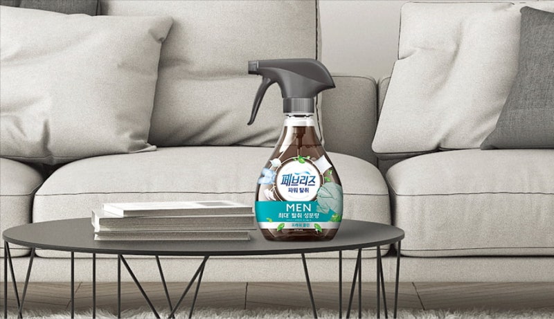 한국P&G, 연말 회식·홈파티 뒤 코트·소파 냄새…페브리즈로 한꺼번에 싹~ 없애요