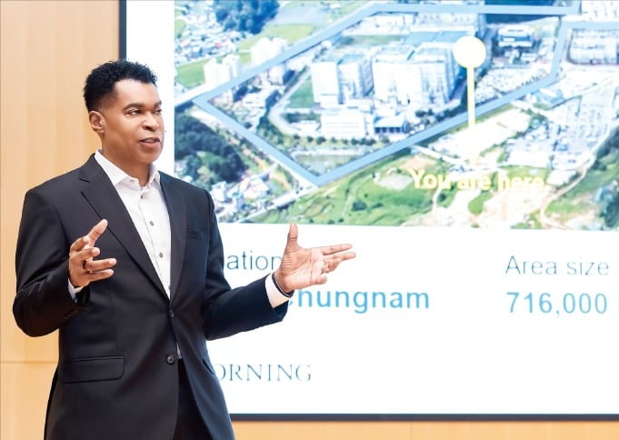 '스마트폰 유리 강자' 코닝, 건축 유리 도전장