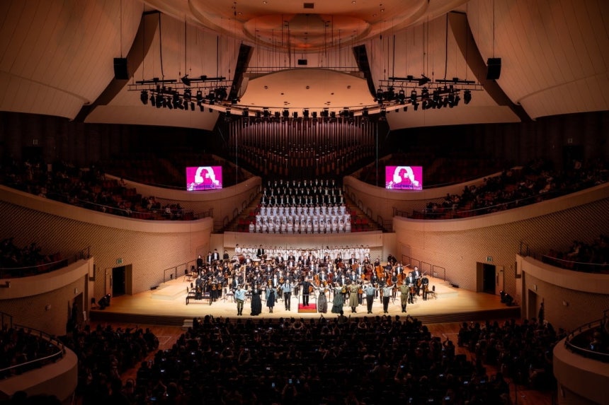 콘서트오페라 <카르멘>의 커튼콜 / 사진 제공.클래식부산.