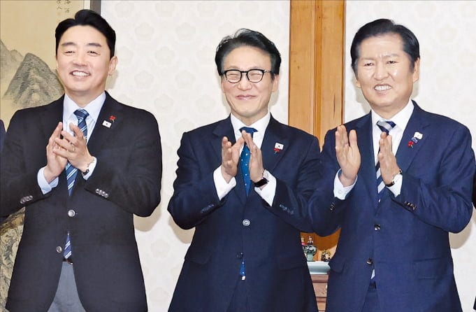 당정대 "석화·<b>철강 구조개편</b> 보완책 마련"