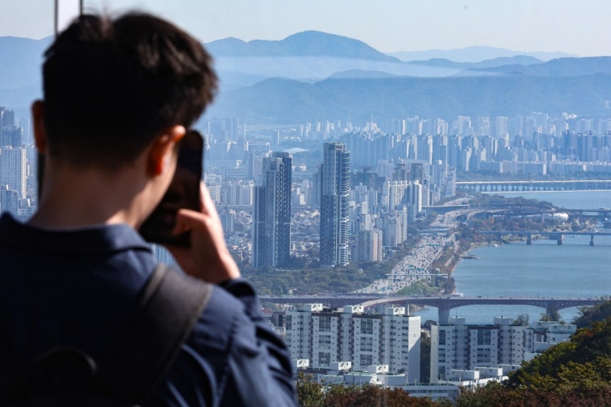 서울 남산에서 바라본 성동ㆍ광진 등 아파트 단지. 사진=연합뉴스