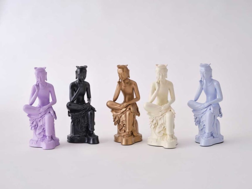 국중박의 인기있는 뮷즈 가운데 하나인 반가사유상이 파스텔 톤으로 재창조되었다./ 사진출처.국립박물관문화재단 뮤지엄숍