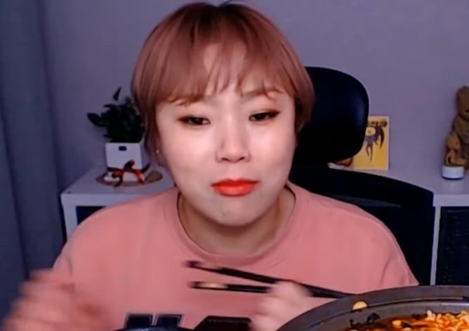 '입짧은햇님' 논란에…"사망한 사람 있다" 현직 약사 경고