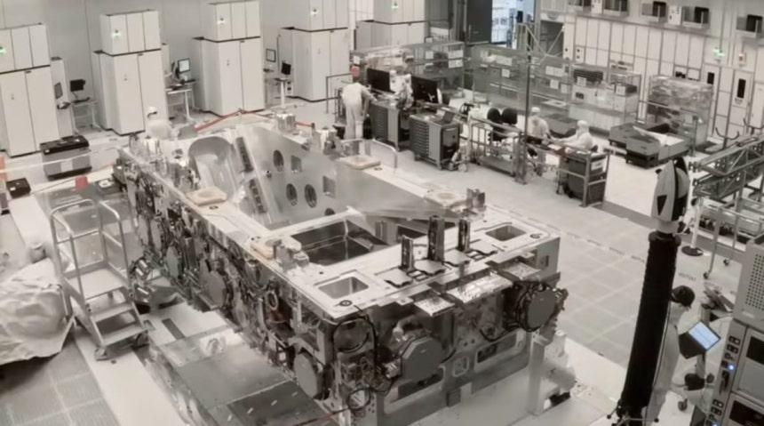 인텔에서 시험 중인 하이-NA EUV 장비 모습.인텔 제공