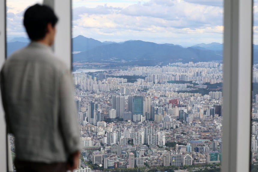 9억 아파트 12억? 서울 집값 미쳤다…내 집 마련 포기해야 하나