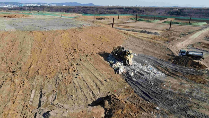 수도권 생활폐기물 직매립 금지가 본격적으로 시행된 2일 오전 인천 서구 수도권매립지가 한산하다.사진=연합뉴스