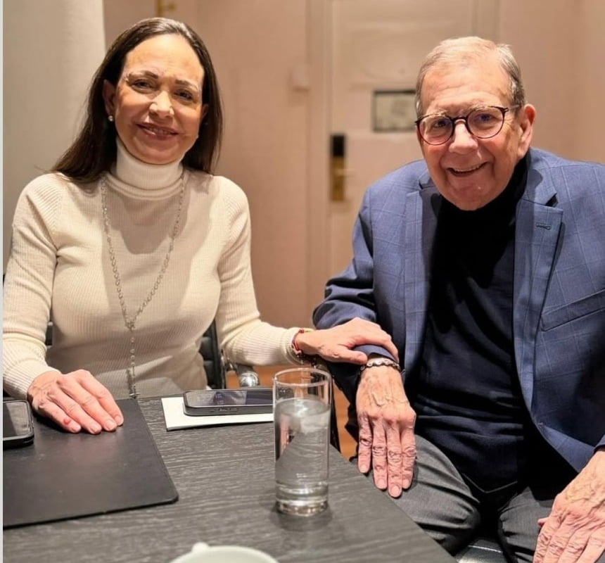 베네수엘라 야권 대선 후보 에드문도 곤살레스 우루티아(오른쪽)와 노벨평화상 수상자 마리아 코리나 마차도./곤살레스 인스타그램