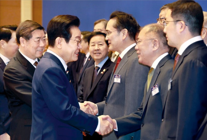 최태원 "성장 실마리 함께 찾자"…정의선 "中 생산·판매 늘릴 것"