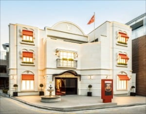 "명품 안 사요" 돌변한 韓·中, 다시 쓸어담자…바빠진 곳이