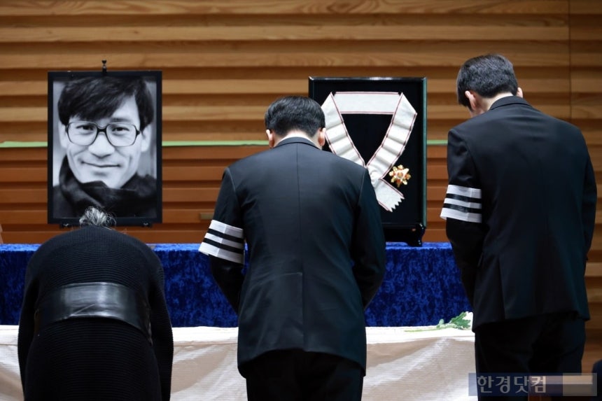 '국민배우' 故 안성기의 영결식이 9일 오전 서울 중구 명동성당에서 유가족과 지인들이 참석한 가운데 엄수됐다./ 사진=변성현 한경닷컴 기자