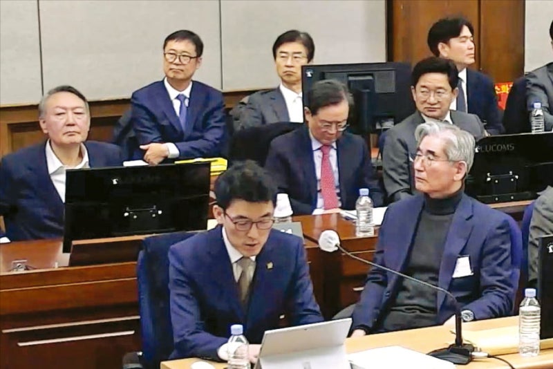 내란 재판 시간제한 없이 반론권 보장…변호인단 릴레이 이의제기