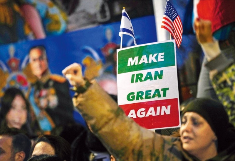 이란 시위 변수 된 스타링크…美 "무상 지원" 이란은 '방해 전파'