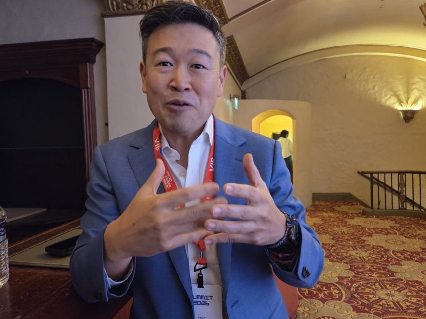 에릭 김 굿워터캐피털 매니징파트너가 12일(현지시간) 미국 캘리포니아주 레드우드시티에서 한국경제신문과 만나 인터뷰하고 있다./김인엽 특파원