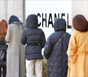 환율·금값 급등에…명품 'N차 인상'