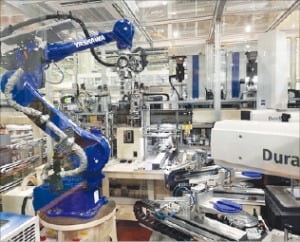 포스코그룹,  전기차 부품 공장에 로봇 본격 도입