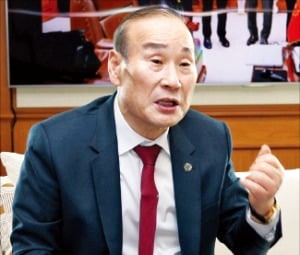 최병오 "패션은 K웨이브 마지막 퍼즐…中 시장 공략"