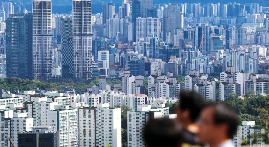 사진은 서울 남산에서 바라본 아파트 단지 모습.뉴스1