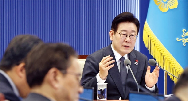 '기간제 2년 제한' 규제 풀고, 호봉제 임금체계 개편 시동