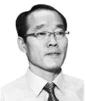 [데스크 칼럼] 신약 AI 전쟁에서 살아남기