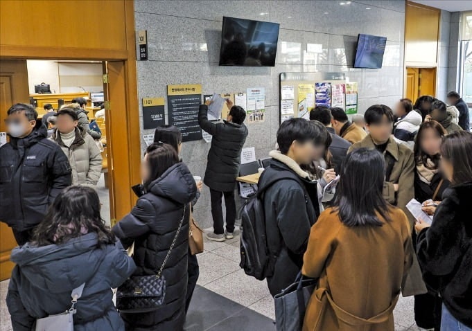 "현금부자들 탐낼만하네요"…15억 웃돈에도 '우르르' 몰렸다