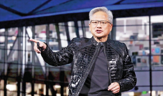 치맥 회동에서 GTC 무대까지…삼성전자·SK하이닉스 '엔비디아와 혈맹' 맺다