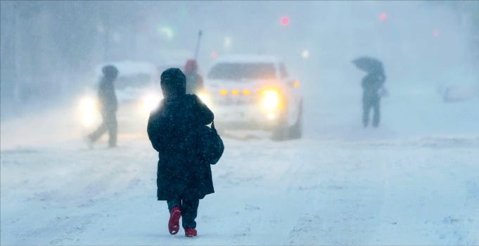 폭설에 고립된 뉴욕, 이틀간 항공기 9000편 취소