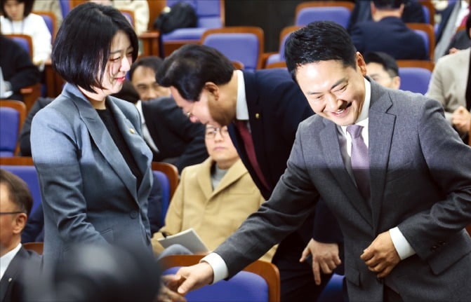 당명·행정통합 논의하느라…野의총 '절윤논쟁' 흐지부지